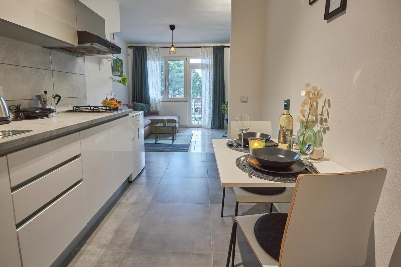 Apartment Green Пореч Екстериор снимка